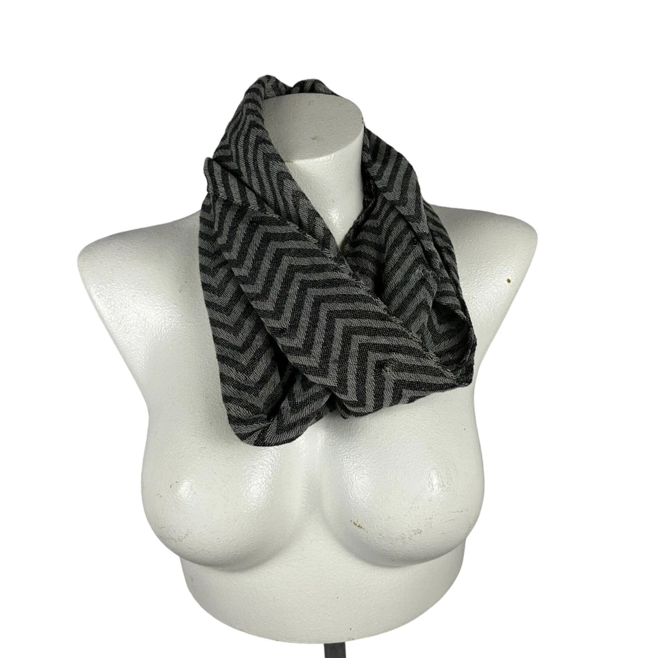 Bufanda Infinity con estampado Chevron talla única 100 % poliéster negra y gris Foto 2 de 4