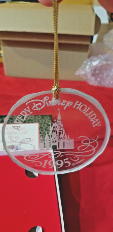 Disney & American Express - A VERY DISNEY HOLIDAY Disney ORNAMENT-  LE1500