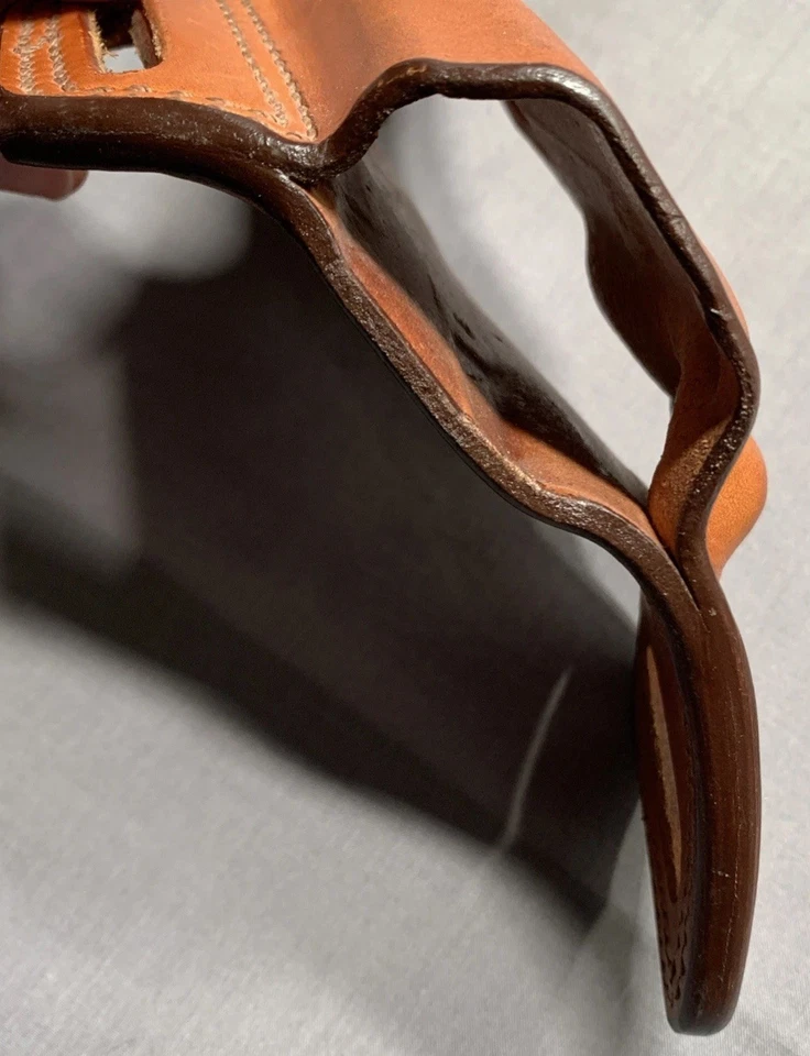 Bianchi Brown Leather Belt Loop Snap Holster Bianchi #5 Glock 17 Stamped - Image 4 of 4