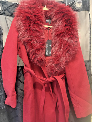 NWT Gorgeous Deep Red fur collar long coat Size Large