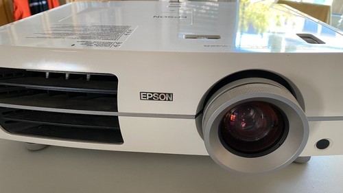 Epson EH-TW2900 Beamer, Full HD 1920x1080, Lampe 1397h, Lens shift, mit FB
