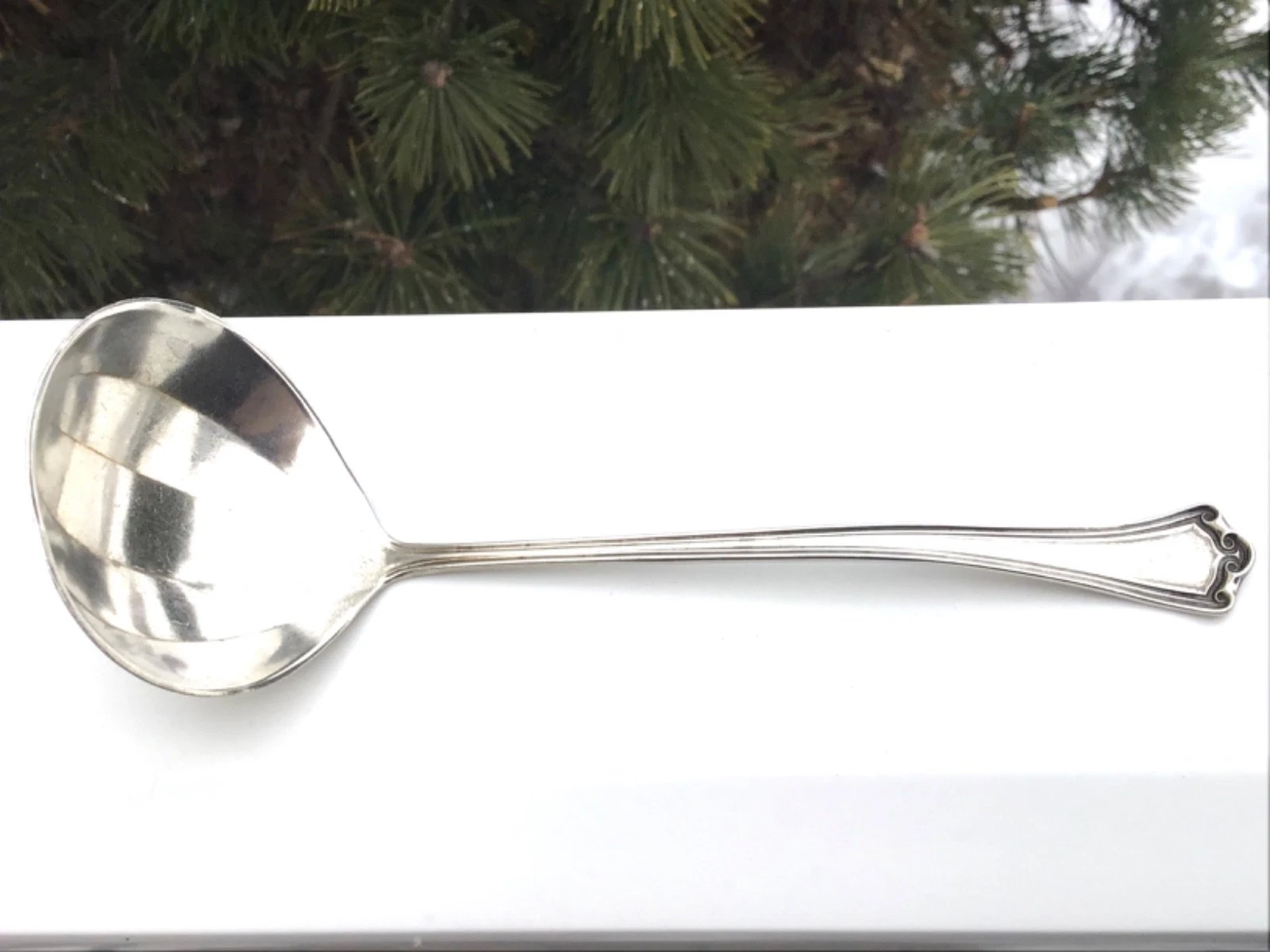 Sterling sauce ladle Manchester Silver Roanoke pattern circa 1918 pleated bowl
Opens in a new window