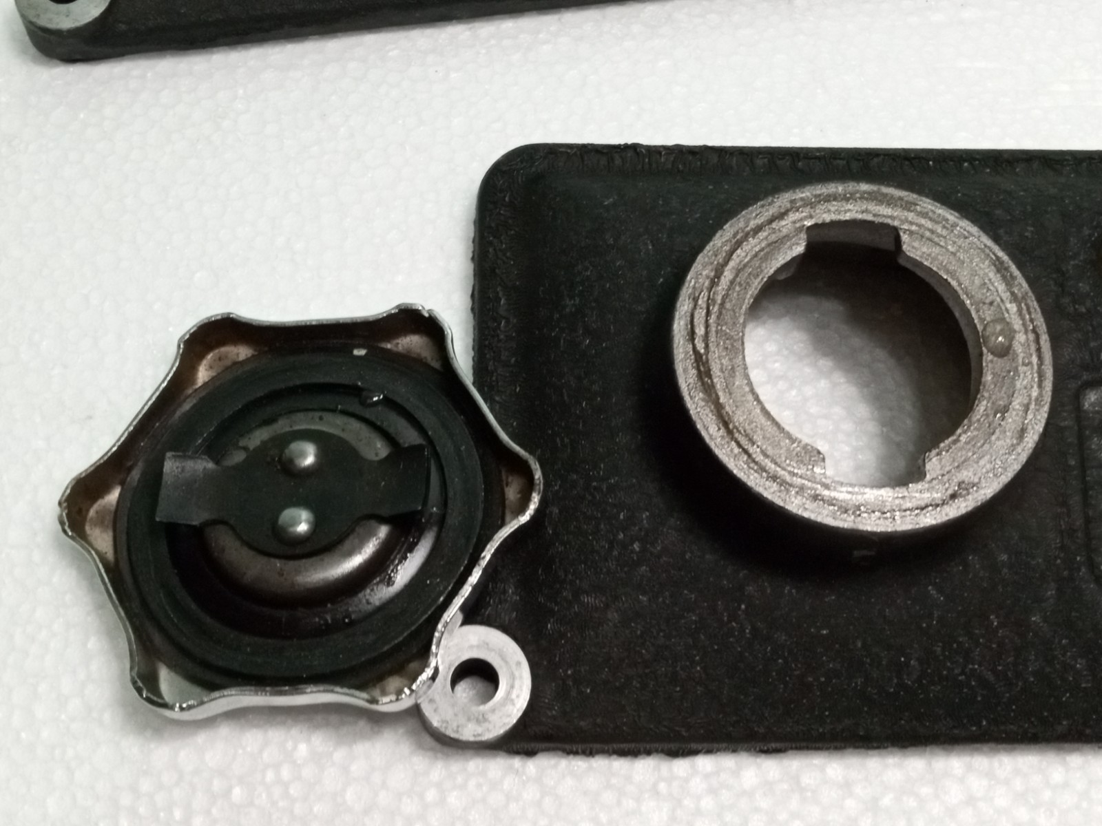 Maserati Biturbo Engine Valve Covers_Oil Cap_311020328_PAIR_GENUINE