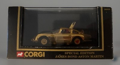 Corgi Aston Martin Special Edition- James Bond Aston Martin Gold 1995 1:43 scale