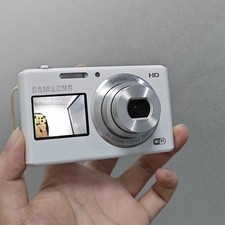 Samsung DV150F Digital Camera WiFi 16.2MP 5x Optical Zoom Dual LCD Screen White