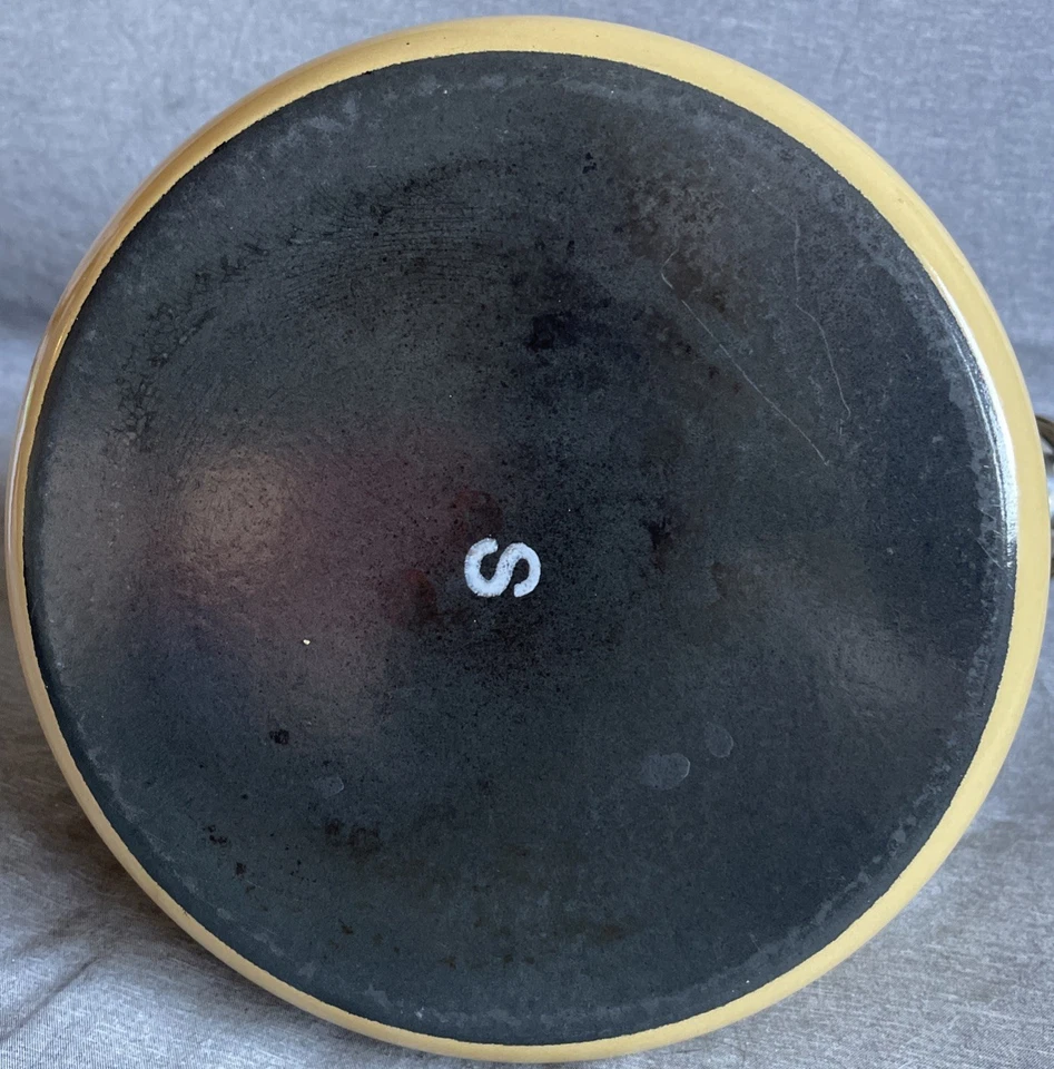 Tetera clásica Chantal de 1,8 qt esmaltada sobre acero - amarilla caléndula Foto 4 de 4