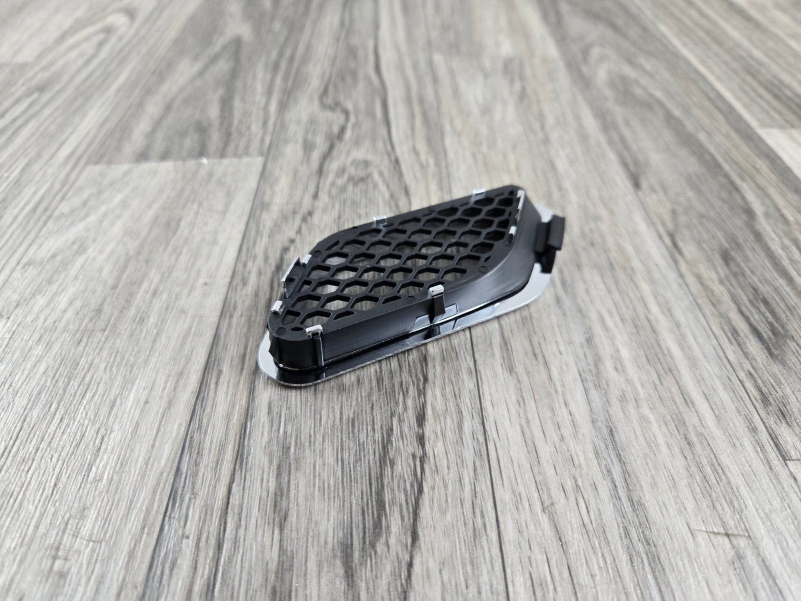 Maserati GT Front Left Lateral Air Vent Grille 68265400