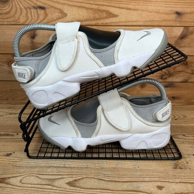 Nike Turnschuhe Damen Größe UK 4,5 Air Rift weiß beige Sommer Sandalen Schuhe GS