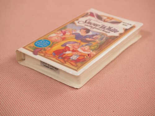 Walt Disney's Snow White and the Seven Dwarfs Masterpiece Collection VHS SEALED - Picture 4 of 8