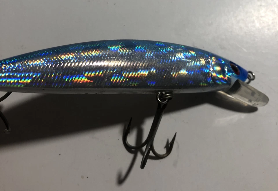 Yo-Zuri.F Crankbait Blue White Used 4 1/4” Shallow Diver Foto 2 de 4