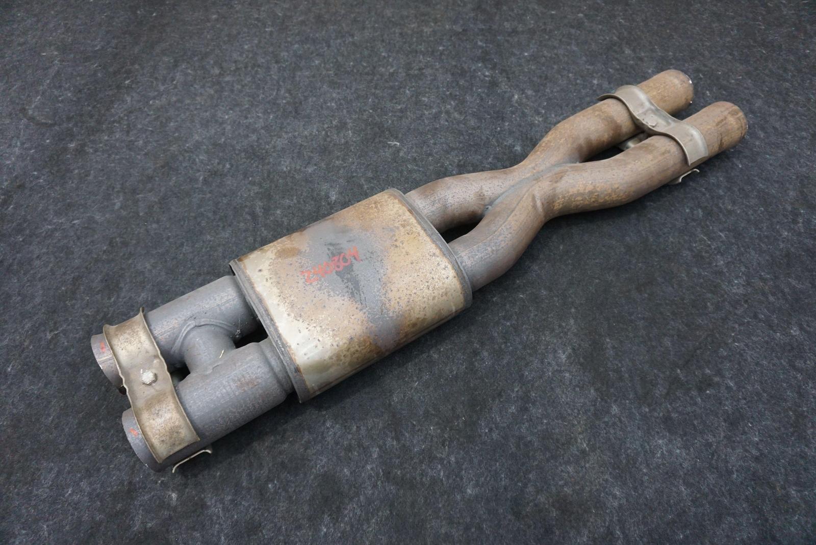 Rear Center Exhaust Muffler Resonator Pipe 670103686 Maserati Ghibli M157 14-17+
