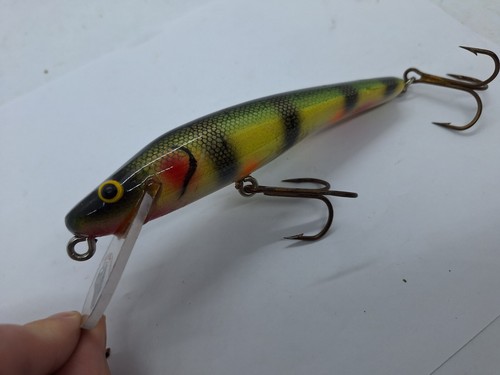 Leurre De Pêche Musky – Jerkbait En Bois 6 Pouces – Crankbait Vert – Occasion