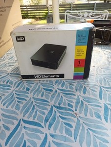 WD Elements 1 TB External Hard Drive USB 2.0 WDBAAU0010HBK-NESN