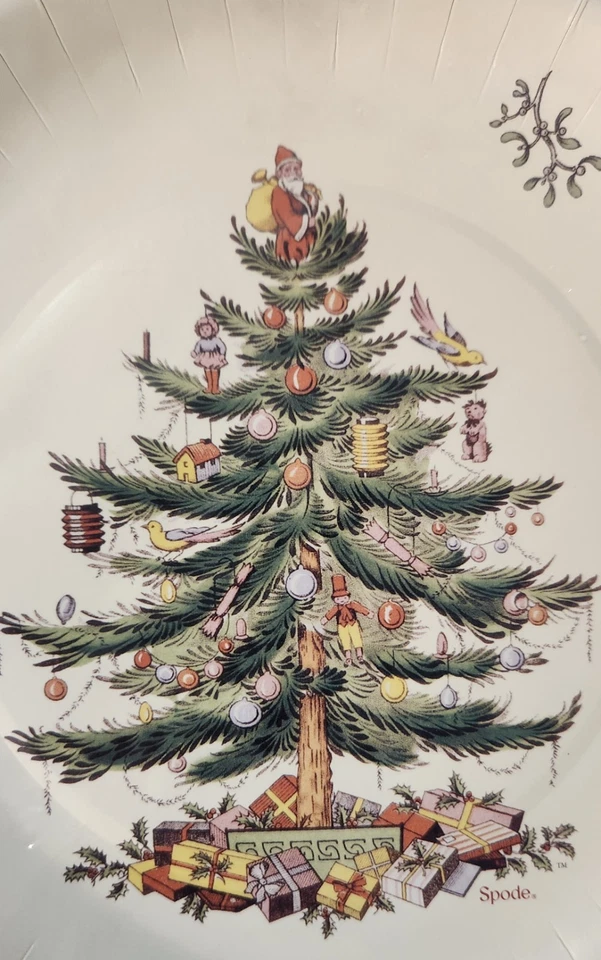 Spode Disposable Christmas Plate & Napkin Set Holiday Party Supplies 16 Count - Image 3 of 4