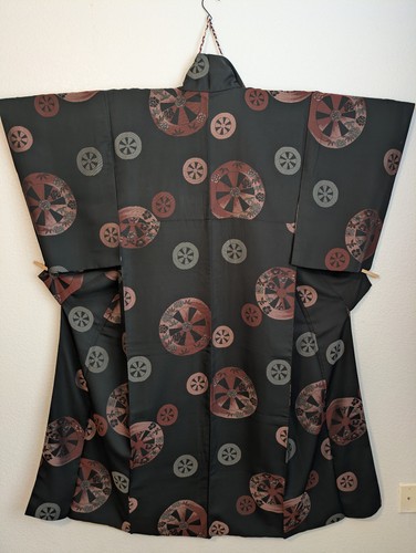 Japanese Antique SILK Kimono/Komon/Great Condition/Blak/Wheel pattern