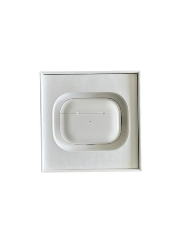 Apple AirPods Pro 2nd Generation MagSafe Wireless Charging Case (USB‑C) - White - Photo 11 sur 12