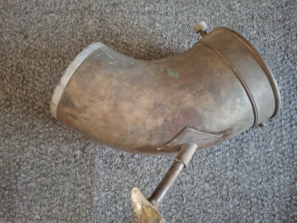 Cuerpo de sousáfono a codo de campana. Plata. Foto 2 de 4