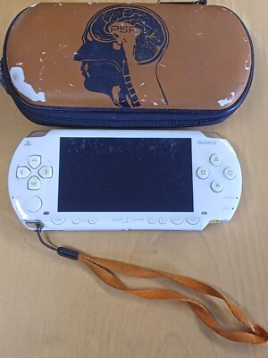 Sony PSP Playstation Portable Handheld Konsole Weiß White Ohne Akku B-Ware