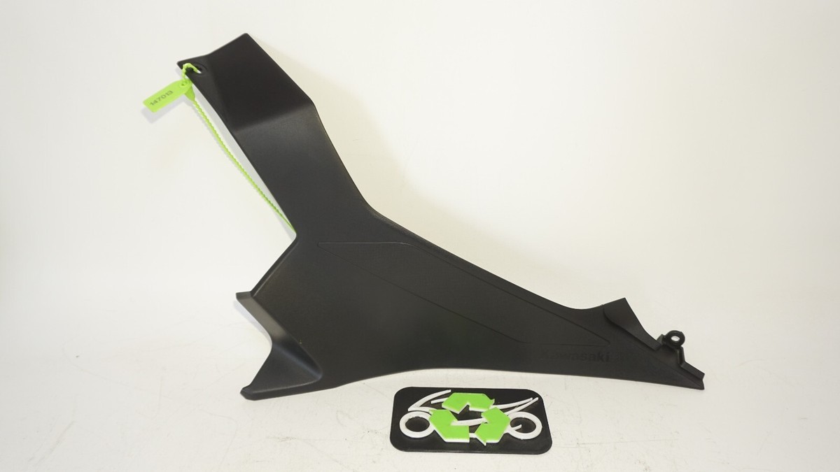 のの 2018 -2023 KAWASAKI NINJA 400 EX400 LEFT FRONT SIDE SEAT TRIM 533