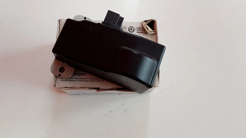 VW PASSAT 3C B7 CENTRALINA  BLOCCAGGIO PIANTONE STERZO 3C0905861J - Immagine 2 di 4