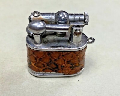 VINTAGE MINIATURE APOLLO POCKET CIGARETTE LIGHTER LIFT ARM PETROL CHAIN FOB  NEW