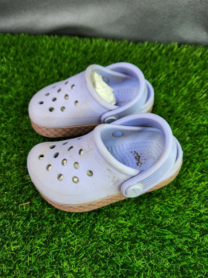 Crocs Infantes Talla 6C Púrpura Foto 3 de 4