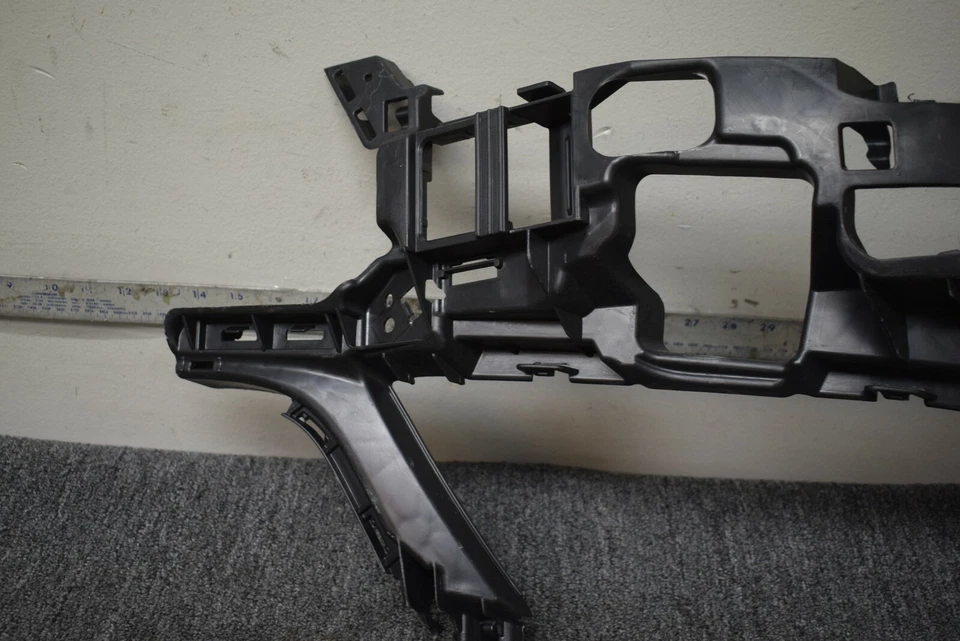 Marco de soporte delantero derecho Mercedes Benz C250 C300 2012-2014 OEM de fábrica Foto 2 de 4