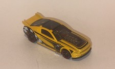 Hot Wheels Loose 13 Ford Mustang Gt Yellow Version Hot Wheels Loose 13 Ford Mustang Gt Yellow Version
