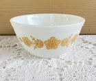 Vintage Pyrex Butterfly Gold #402 Mixing Bowl 1.5 Quart White