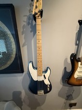 Squier Classic Vibe ’50s Precision Bass – Ice Blue Metallic
