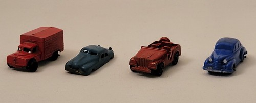 Lotto di quattro (4) micro auto e camion d'epoca