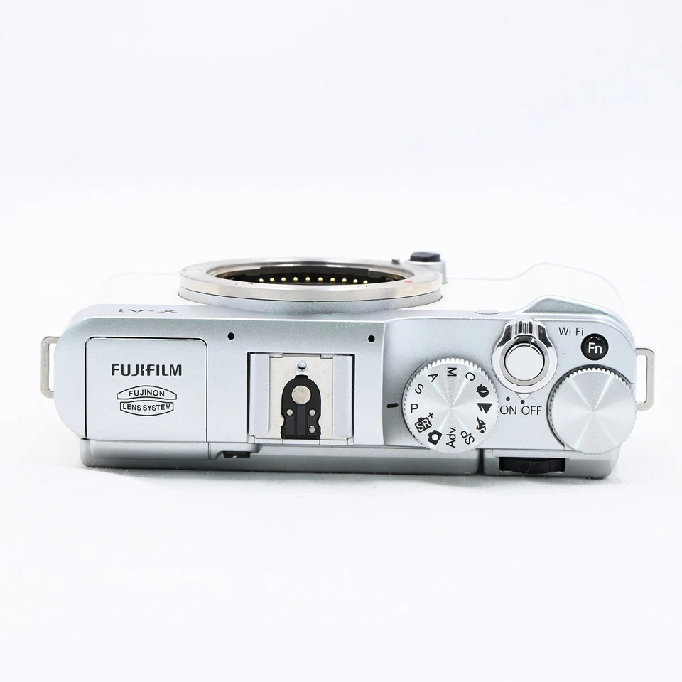Modelo blanco premium Fujifilm X-A1 limitado a 1000 unidades [casi como nuevo] #8580 - Imagen 4 de 4
