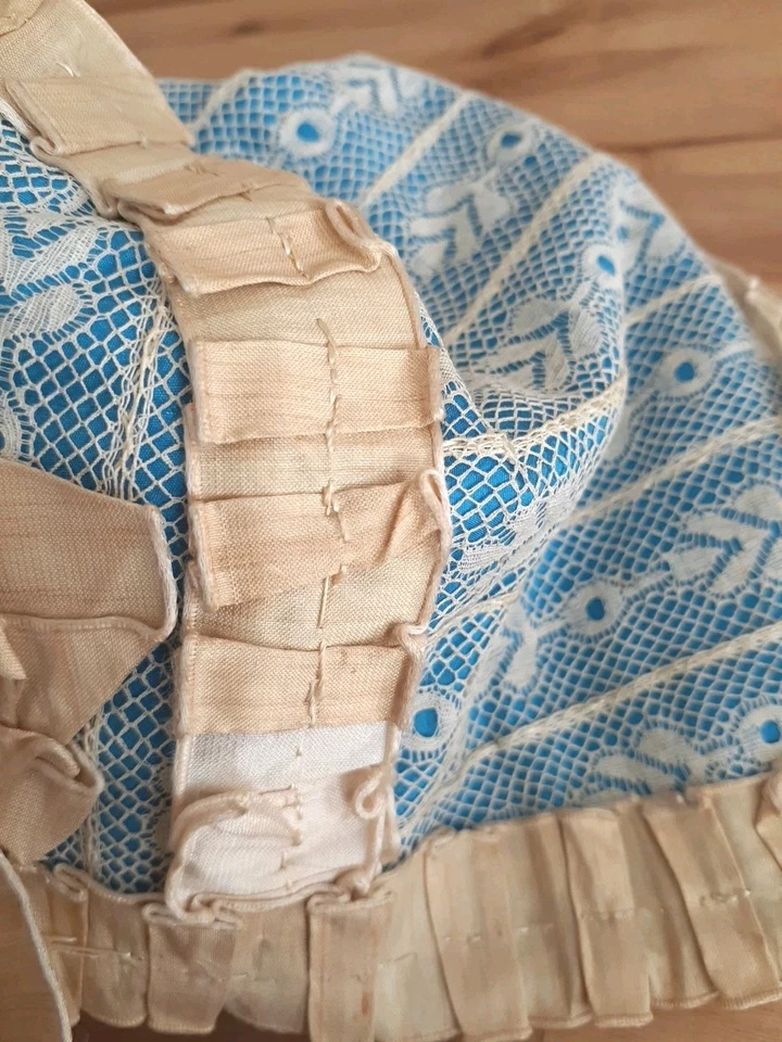 Antiguo pañuelo victoriano gorro caja de recuerdo con segundo gorro firmado ANTIGUO Foto 3 de 4