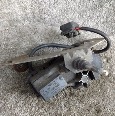 Mercedes W126 S Class NS Headlamp Wiper Motor 1268205142 Left Bosch 0390206839 - Image 1 of 4