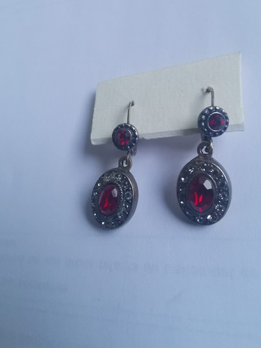 Boucles D'oreilles Dormeuses Coeurs Dorés Avec Strass Bleus - Occasion En Bon état, Fermoir Dormeuse