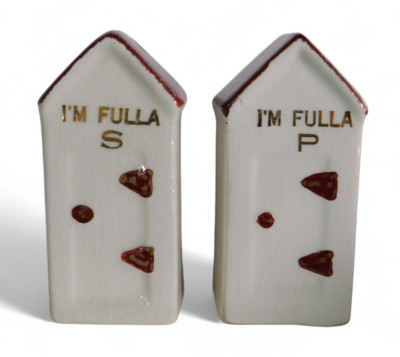 Vtg I'm Fulla S I'm Fulla P Outhouse Gold Letters Ceramic Salt & Pepper Shakers