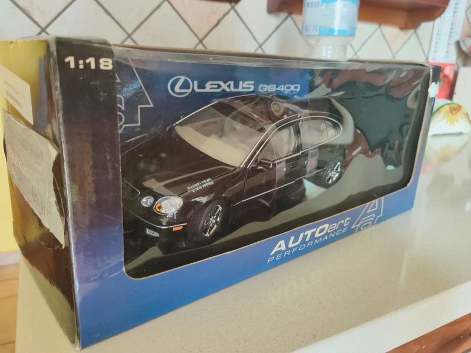 Lexus GS400 nero scala 1/18 di Autoart come nuovo con scatola. - Immagine 4 di 4