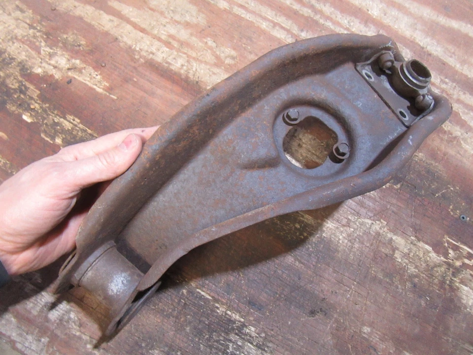 Chevrolet Belair Biscayne 1965 1966 brazo de control delantero inferior sin barra estabilizadora pasajero Foto 3 de 4