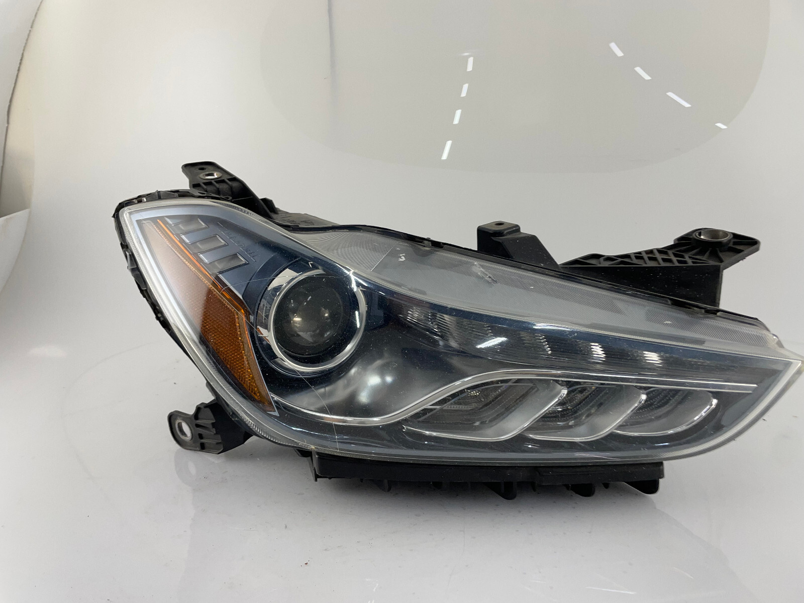 OEM | 2014 -- 2019 Maserati Ghibli HID Xenon LED Headlight (Right/Passenger)