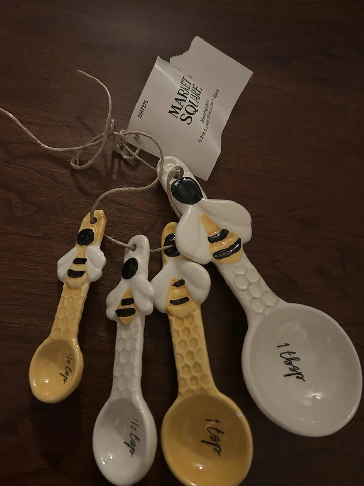 Young's Ceramic Honey Bee Measuring Spoons 4 Pc Set Tiered Shelf Or Everyday Use - Image 3 of 4
