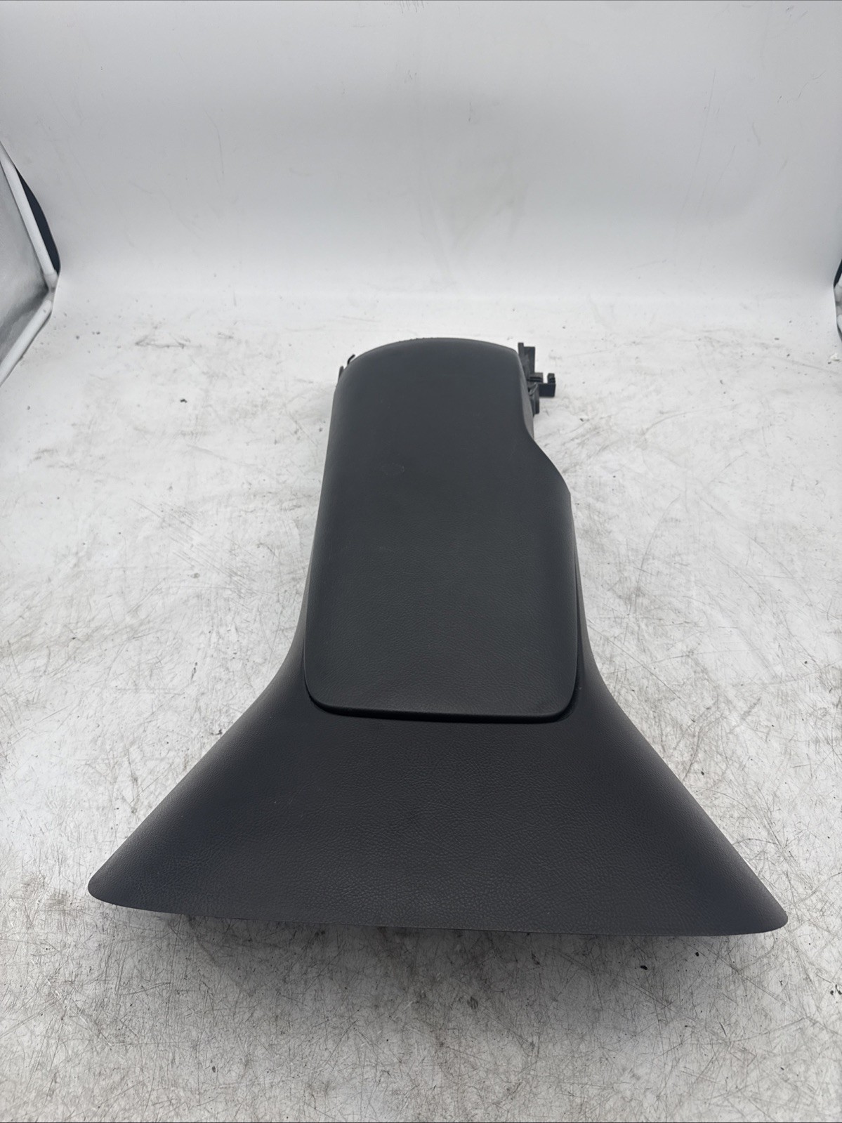 05-13 CHEVROLET CORVETTE C6 FRONT CENTER CONSOLE ARM REST LID ASSEMBLY BLACK OEM