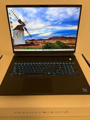 Alienware M18 R2 Gaming Laptop 18'', Intel I9-14900HX, 1TB, RTX 4070 8GB, 32GB