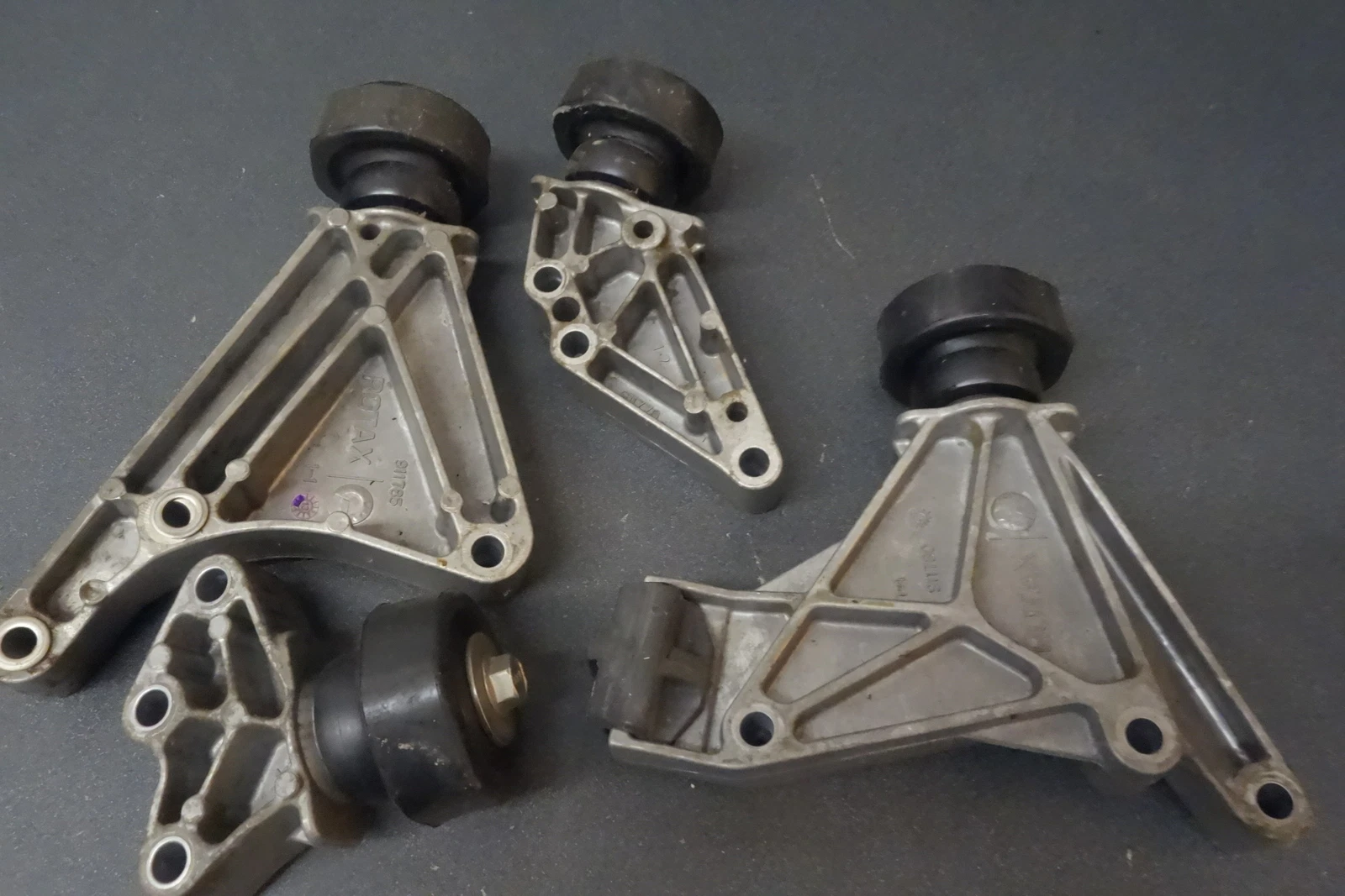 Sea-doo 14-16 Spark OEm Engine Motor Mounts Set Assembly