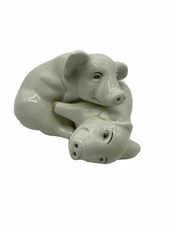 VTG Fitz and Floyd Nesting Pigs Salt and Pepper Shakers Made In Japan