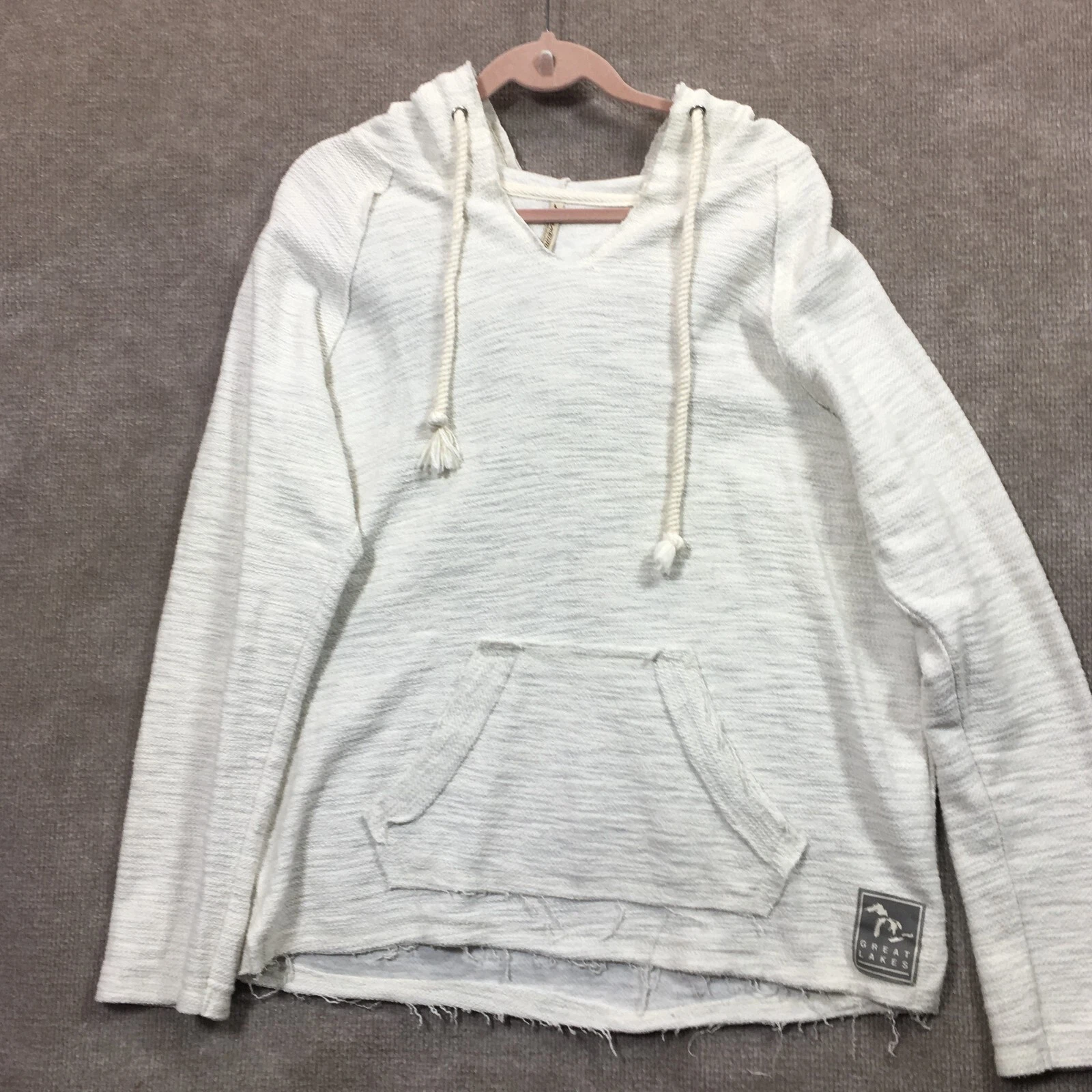 Momentum Outfitters Great Lakes Hoodie Womens Small Ivory Kangaroo Pocket Beach