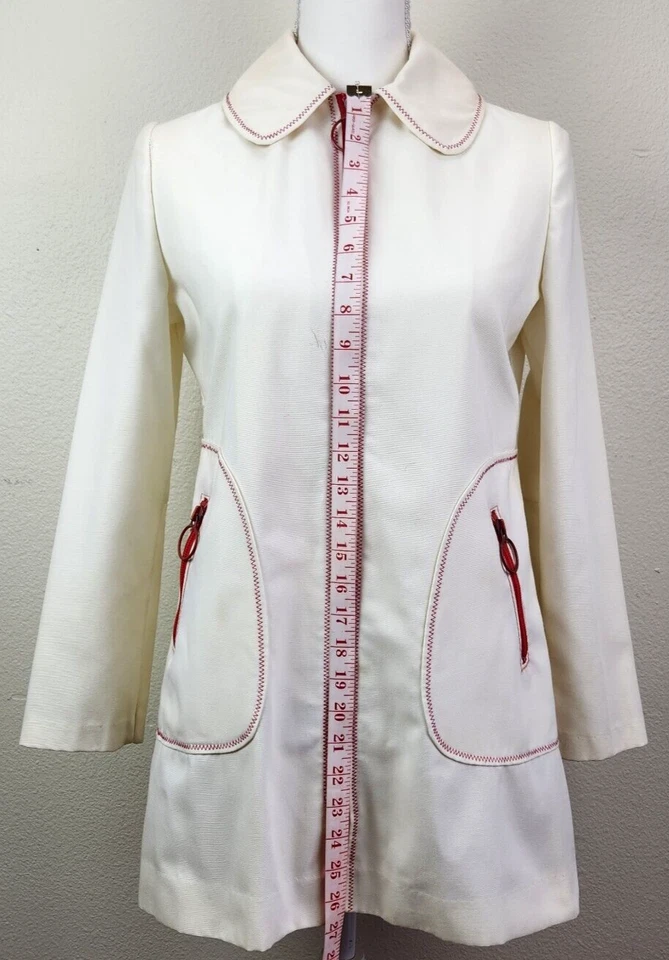 Abrigo chaqueta blanca de colección JC Penney Carol Evan para mujer cremallera completa rojo ribete en zigzag Foto 4 de 4