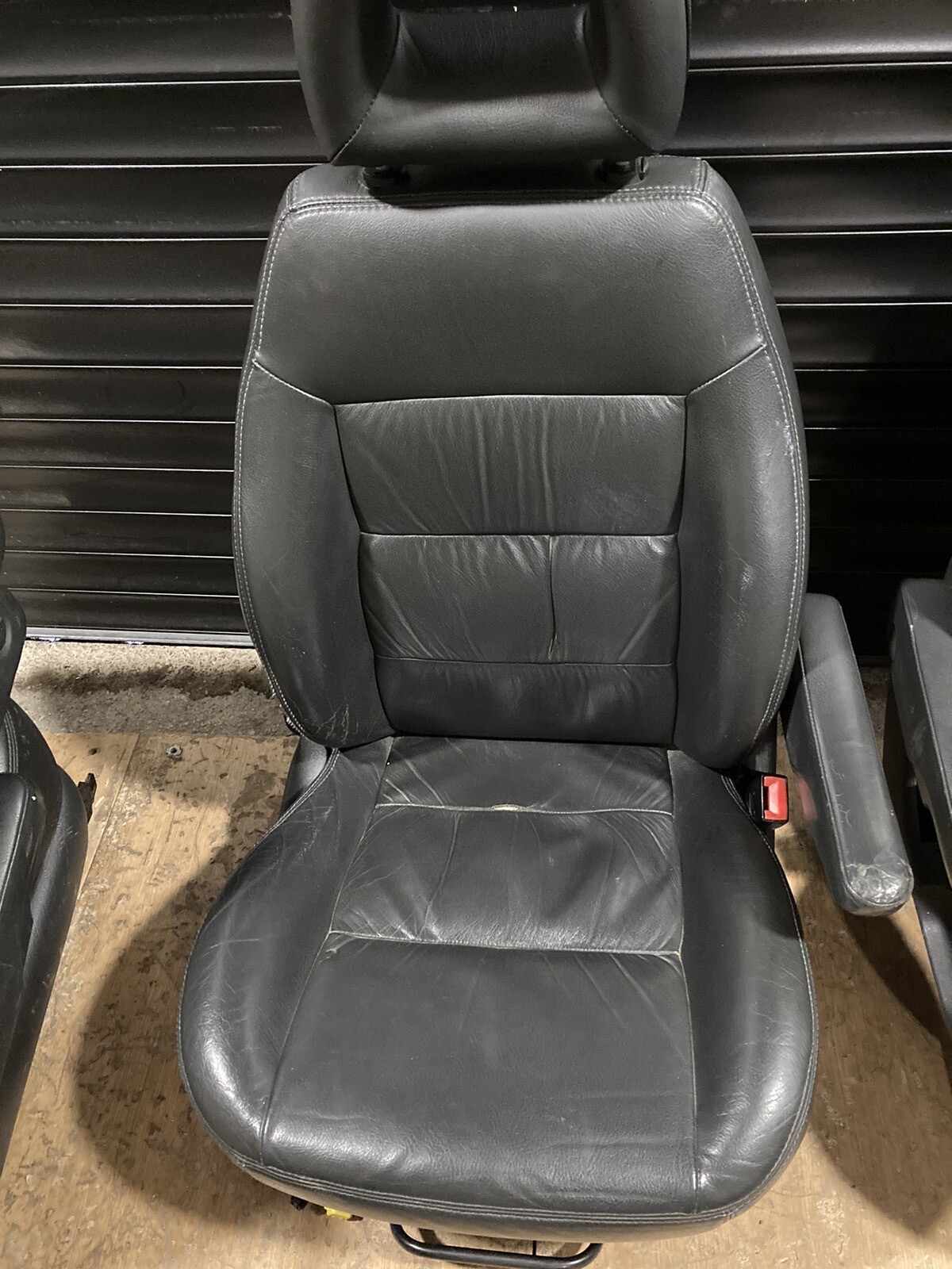 Captain Seats Swivel Seats Leather Vw T5 Vauxhall Vivaro Renault