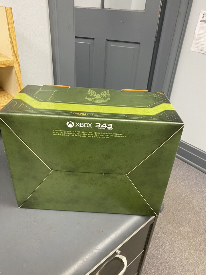 Halo Infinite Collector's Edition Box Set (Xbox Series X Edition, 2021