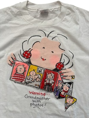Vintage  Warning Grandmother With Photos  T-Shirt Holds Pics Women s Size Large
