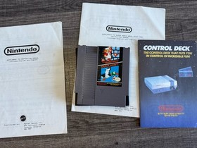 Nintendo NES Action set Console Complete In Box+Inserts Mario/Duck Hunt CIB